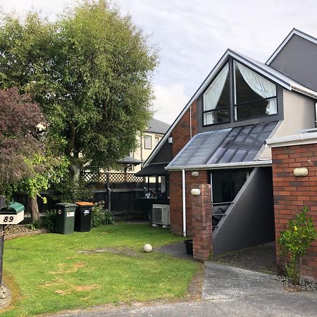 Warm On Waterloo Bed & Breakfast Palmerston North Exterior foto